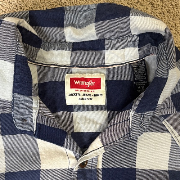 Wrangler Navy and White Checkered Flannel Shirt - Picture 2 of 5
